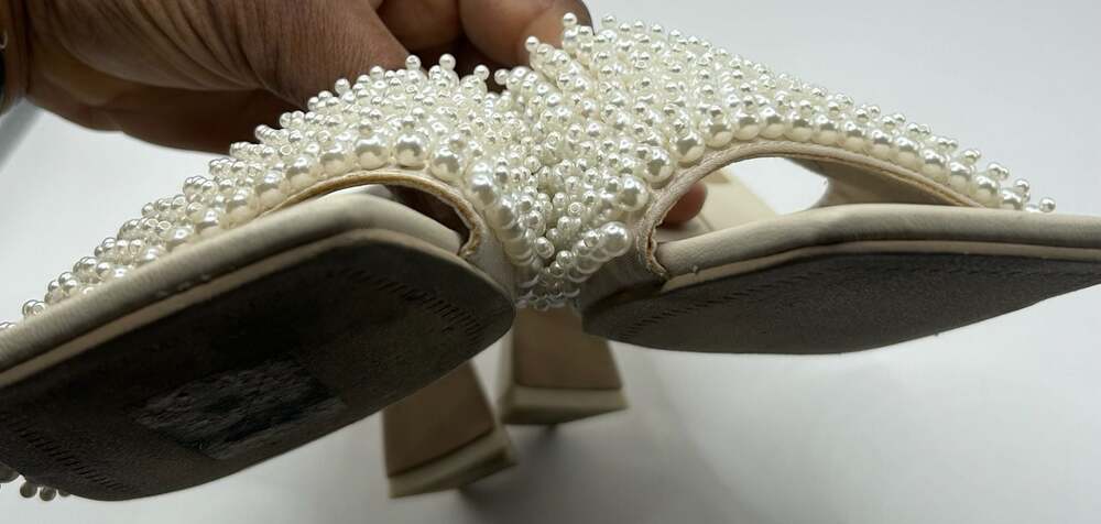Dolce Vita Pearl Embellished Mule Heels Cream Square Sandals Size 7.5 - Picture 6 of 8